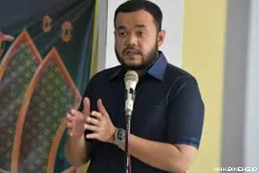 Wali Kota Padang, Fadly Amran, secara langsung menyoroti...