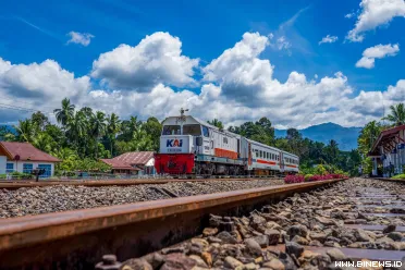 Laris Manis...! KA Lembah Anai Rute Padang-Kayutanam (PP)...