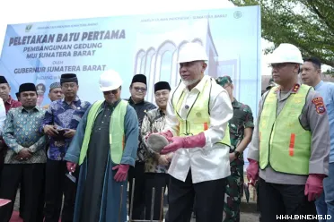 Gubernur Sumatera Barat (Sumbar), Mahyeldi Ansharullah,...