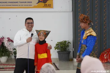 Semangat pelestarian budaya tampak hidup di Aula Dinas...