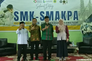 Gubernur Mahyeldi saat mengikuti Talkshow Inspiratif dalam...