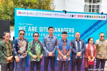 Menteri Kebudayaan RI, Fadlizon, secara resmi membuka We...
