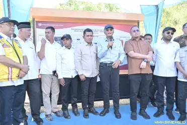 Menteri Pekerjaan Umum (PU) RI, Dody Hanggodo, meninjau...