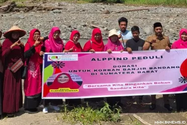 Rombongan PW ALPPIND  memulai perjalanan dari Kota Padang...