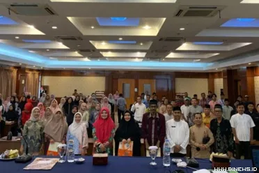 Anggota DPR RI dari Fraksi PKS, Hj. Nevi Zuairina,...