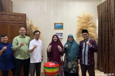 Anggota DPR RI Fraksi PKS dari Daerah Pemilihan Sumatera...