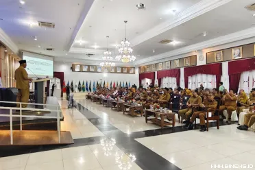 Gubernur  Sumbar  Mahyeld dengan tegas menyatakan bahwa ...