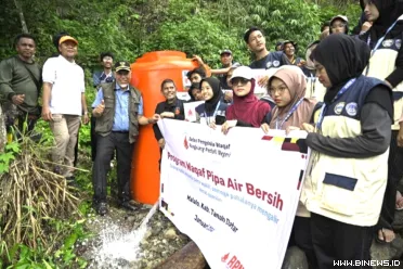 Gubernur Sumbar Mahyeldi Ansharullah menghadiri langsung...