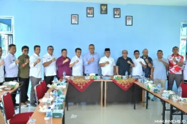 Sekda Arry Yuswandi dalam rapat yang digelar di UPTD Ternak...