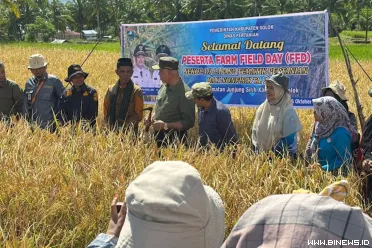 Mahyeldi saat memberikan sambutan pada acara Panen Padi...