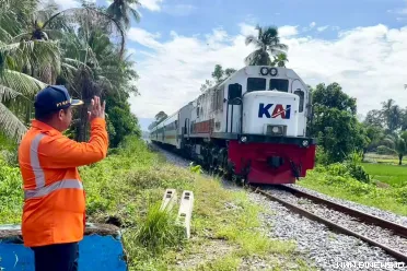 PT Kereta Api Indonesia (Persero) Divisi Regional II...