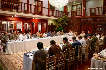 Presiden Republik Indonesia, Prabowo Subianto, memanggil...