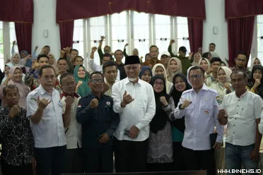 Gubernur Sumatera Barat (Sumbar) Mahyeldi Ansharullah...