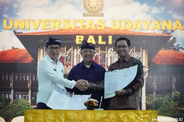 Rektor Universitas Negeri Padang (UNP), Ir. Krismadinata,...