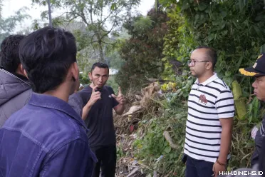 Wakil Wali Kota, Allex Saputra, turun ke lapangan untuk...