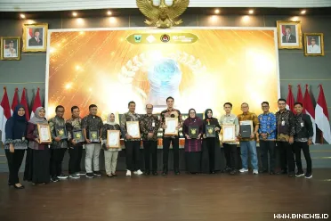 Wali Kota Sawahlunto, Riyanda Putra, bersama sejumlah...