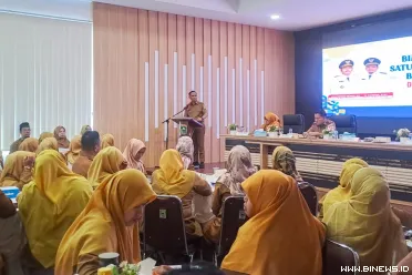 Bupati Solok diwakili oleh Sekretaris Daerah Medison,...