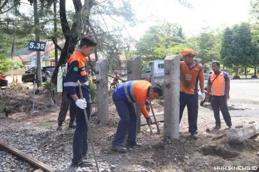 PT Kereta Api Indonesia (Persero) Divisi Regional II...