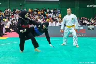 Pesilat putri Sumbar Paula Listi di Kelas C Putri...