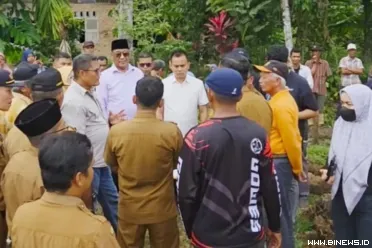 Pembangunan ruang kelas baru (RKB) di SMA Negeri 17 Padang,...