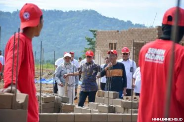 Tinjau Progres Huntap Buddha Tzu Chi Berbahan Sepablock,...