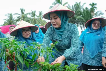 Tim TP PKK Provinsi melakukan penilaian lapangan di Nagari...