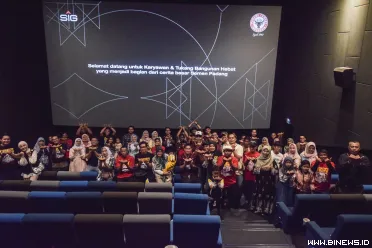 Para "pahlawan konstruksi" ini diundang secara khusus oleh...