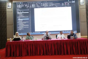 Mematangkan seluruh dokumen persiapan akreditasi perguruan...