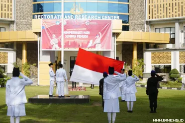 Universitas Negeri Padang (UNP) menggelar upacara...