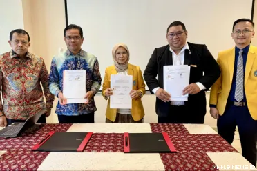 UNP Krismadinata, Ph.D dan Dekan FPP Prof. Asmar Yulastri,...