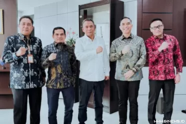 Waki Bupati Solok H. Candra dengan perasaan miris bergerak...