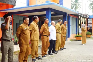 Wakil Bupati Kabupaten Dharmasraya, Leli Arni, memimpin...