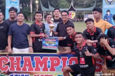 Wakil Ketua DPRD Kota Padang, Mastilizal Aye, menyoroti...