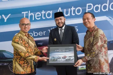 Wali Kota Padang Fadly Amran menghadiri Grand Opening...