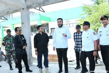 Wali Kota Padang, Fadly Amran, meninjau langsung progres...