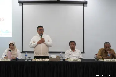 Wali Kota Padang Panjang, Hendri Arnis, menegaskan komitmen...