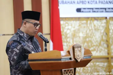 Wali Kota, Hendri Arnis sampaikan Jawaban Pemandangan Umum...