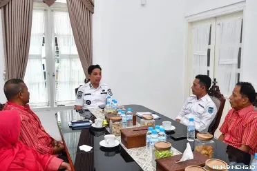 Wali Kota Sawahlunto Riyanda Putra menerima aspirasi...