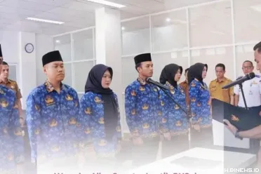 Wakil Wali Kota, Allex Saputra melantik empat pegawai...