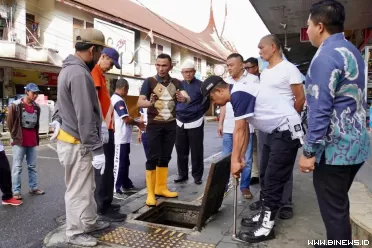 Wakil Wali Kota, Allex Saputra bersama Pasukan Oranye...