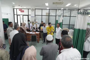 Wakil Wali Kota Padang Panjang, Allex Saputra, bersama...