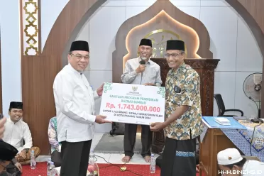 Wakil Wali Kota (Wawako) Padang Maigus Nasir mendampingi...