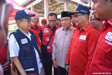 Wakil Wali Kota Padang Maigus Nasir mendampingi Ketua Umum...