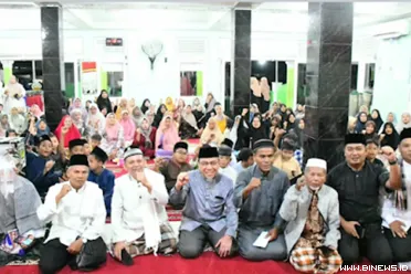 Wakil Wali Kota Padang, Maigus Nasir, menghadiri peringatan...