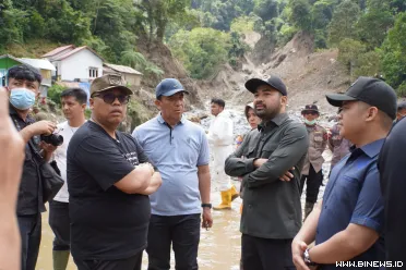 Anggota DPR RI, Zigo Rolanda, bersama Wali Kota Padang...
