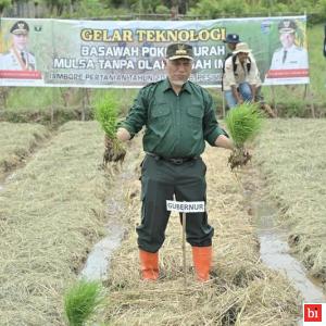 Gubernur Sumatera Barat, Mahyeldi Ansharullah resmi membuka...