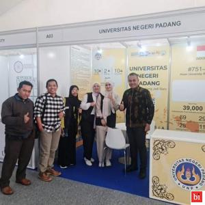 Universitas Negeri Padang (UNP) menorehkan prestasi...